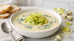 Pórkový krém s gorgonzolou a krutony