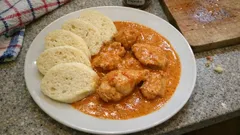 Kuře na paprice jako od babičky: krémová omáčka bez hrudek krok za krokem