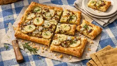 Bramborový koláč z listového těsta s gorgonzolou