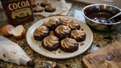 Kakaové pusinky máčené v hořké čokoládě: křehké cukroví, které se vždy povede