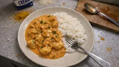 Rychlé kuře na kari se smetanou a sýrem: krémová omáčka hotová bez zahušťování