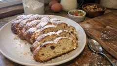 Babiččina vánočka z kynutého těsta: vláčná, voňavá a krásně se krájí