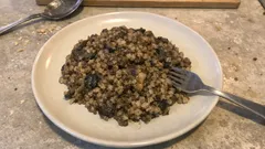 Staročeský houbový kuba: kroupy měkké na skus a krásně zapečený povrch