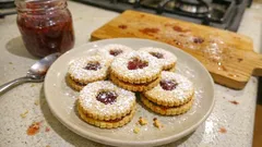 Linecké cukroví s mandlemi: křehké těsto, které nepraská a hezky se slepuje