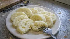 Bramborové knedlíky z vychladlých brambor: drží tvar a jsou krásně vláčné