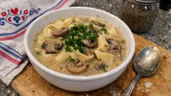 Selská polévka se žampiony a širokými nudlemi: rychlá a opravdu sytá