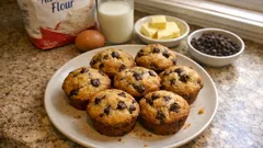 Rychlé čokoládové muffiny z pár surovin: nadýchané a hotové za 20 minut