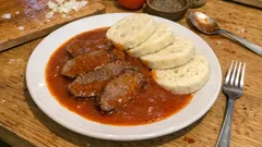 Rajská omáčka s hovězím a knedlíkem: domácí klasika, která se povede i napoprvé