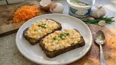 Mrkvová pomazánka s tvarohem a vejci: hotová za pár minut a krásně krémová