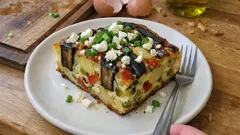 Frittata s pečeným lilkem a fetou: rychlá večeře z pár surovin