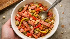 Neapolský salát jako z lahůdek: výrazný, šťavnatý a nejlepší po odležení