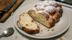 Babiččina vánočka: vláčná, nadýchaná a voňavá po rumu a citronu