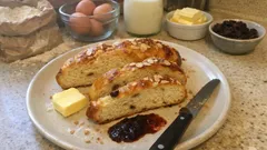 Domácí vánočka s 3hodinovým kynutím: vláčná, voňavá a krásně drží tvar