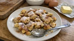 Špaldový šmorn na pánvi: nadýchaný trhanec se skořicí bez trouby