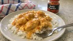 Krémové kuře na kari se smetanou a sýrem – jednoduchý recept k rýži