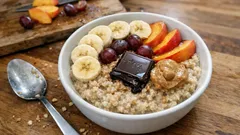 Proteinová ovesná kaše za pár minut: s ovocem, čokoládou a arašídovým máslem