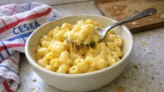 Mac & Cheese s cheddarem a Grana Padano: krémové těstoviny bez hrudek