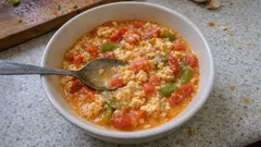 Krémové lečo s vejci: jednoduchá letní pánev, která zasytí