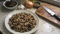 Staročeský kuba z krup a sušených hub: voňavý, šťavnatý a krásně zapečený