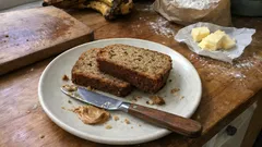 Banánový chlebíček z přezrálých banánů: vláčný, voňavý a hotový bez složitého míchání