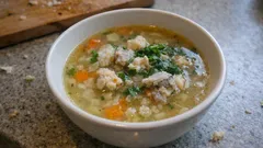 Vánoční rybí polévka z kapří hlavy: poctivý vývar a jemná jíška krok za krokem