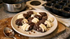 Dvoubarevná čokoláda do formiček na pracny: rychlé nepečené cukroví