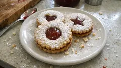 Linecké s mandlovou moukou: křehké těsto, které se netrhá a dobře se vyvaluje