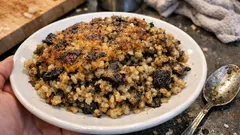 Staročeský houbový kuba: voňavé kroupy a houby zapečené dozlatova