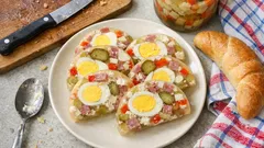 Vaječná tlačenka s Moravankou: studená pochoutka, která se vždycky povede