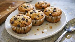 Rychlé čokoládové muffiny: nadýchané a hotové skoro bez práce