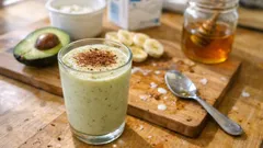 Krémové smoothie z avokáda a banánu: hotové za 5 minut a příjemně zasytí