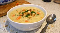 Bramborový krém se smetanou: poctivá polévka, která zahřeje i zasytí