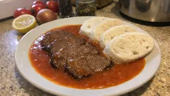 Poctivá rajská omáčka s vařeným hovězím – hladká, voňavá a akorát sladkokyselá