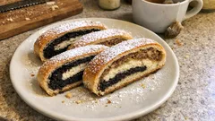 Štědrý závin (štědrák): kynutý moučník s mákem, ořechy a tvarohem v jednom