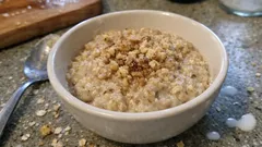 Ovesno-ořechový pudink z hrnce: jednoduchý dezert, který hezky drží tvar