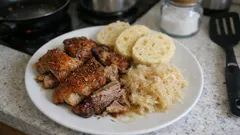 Kachna bez práce: pomalé pečení v uzavřeném pekáči, maso krásně měkké