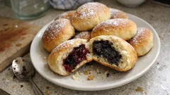 Řepánky z Polabí: kynuté buchty s náplní z cukrové řepy a máku