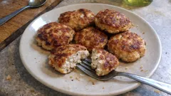 Rychlé kuřecí placky z pánve: šťavnaté díky vejcím a škrobu